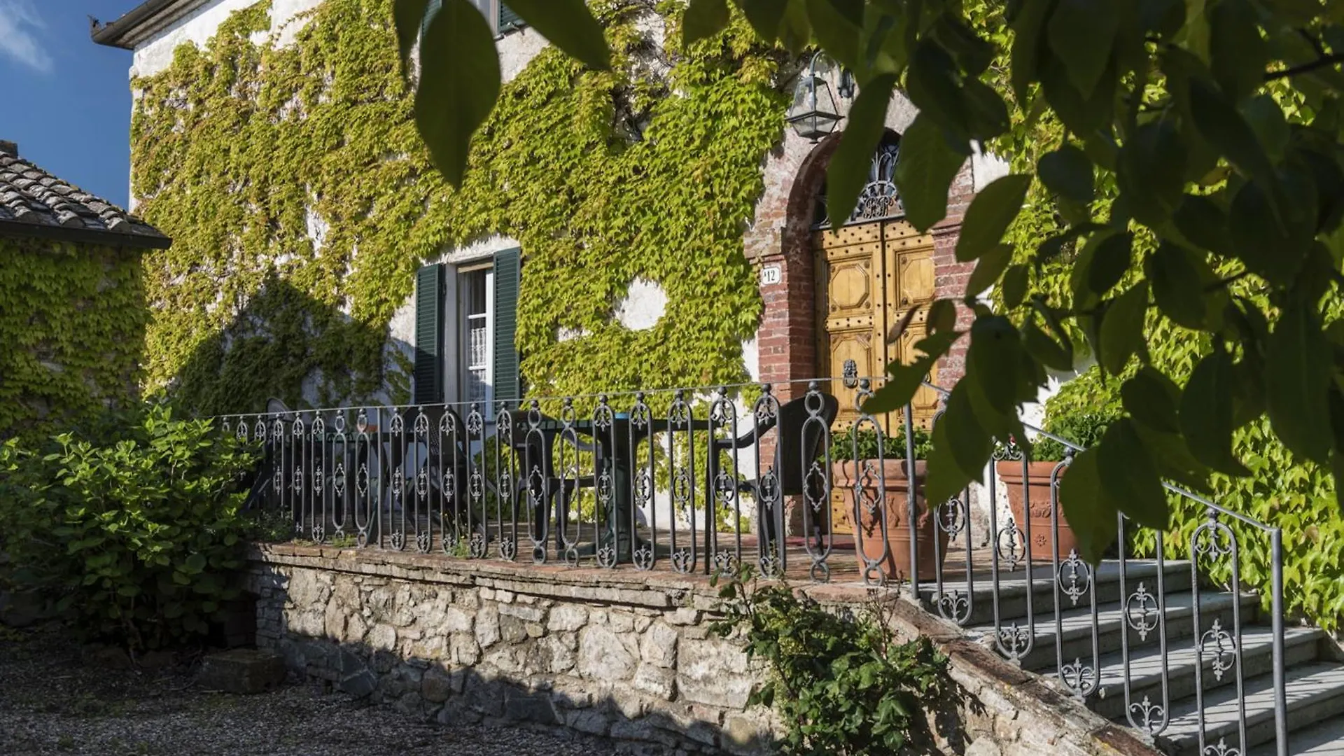 Quaint House In Murlo With Shared Pool Holiday home