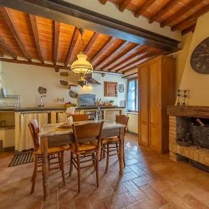 Romantica Casina Nel Borgo Vicino Siena Appartamento